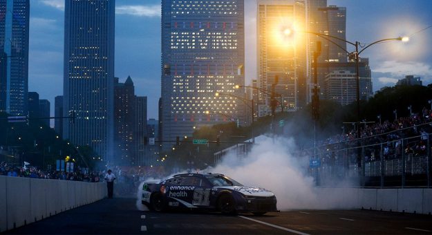 Visit Los mejores momentos y las primicias de la NASCAR Chicago Street Race 2023 page