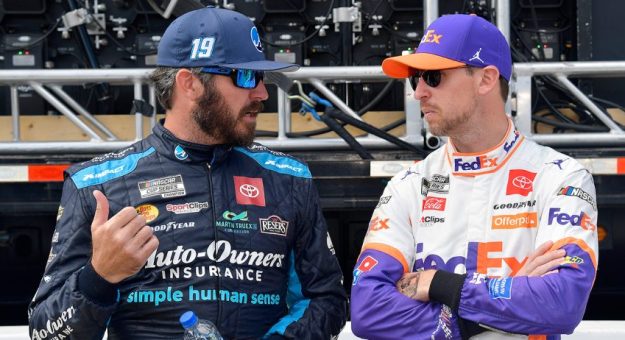 Truex Hamlin 870x462