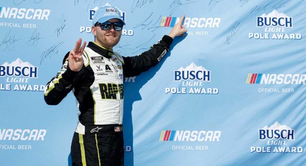 Visit William Byron ganó la Pole Position para la HighPoint.com 400 en Pocono page
