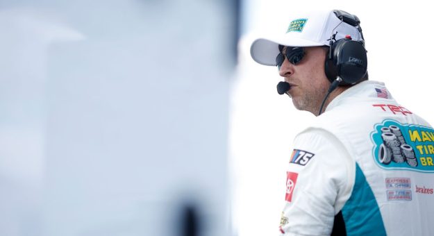 Visit Las 50 victorias de Denny Hamlin le suman a su legado en la NASCAR page