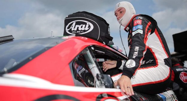 Visit Christopher Bell ganó la Pole Position para la FireKeepers Casino 400 en Michigan page