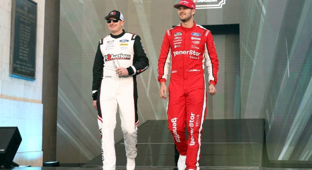 Visit Front Row Motorsports ejercitó opciones de contrato con Michael McDowell y Todd Gilliland page