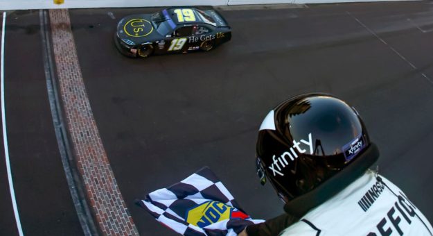Visit Ty Gibbs ganó la Pennzoil 150 de la Xfinity Series en el Indy Road Course page