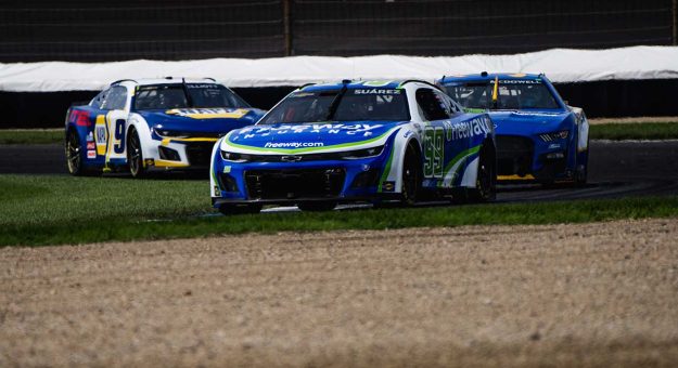 Visit Daniel Suárez y Chase Elliott no pudieron avanzar a los Playoffs en Indy page