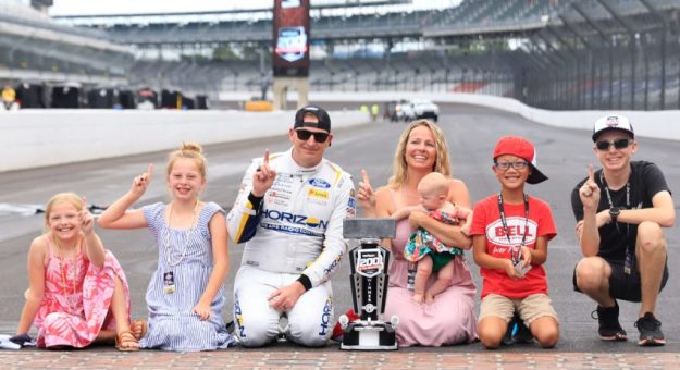 Visit Michael McDowell se unió al club que ganaron en Daytona y en Indianápolis page
