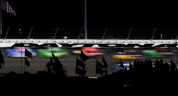 Visit Horario fin de semana NASCAR 2023 para Daytona y Milwaukee Mile page