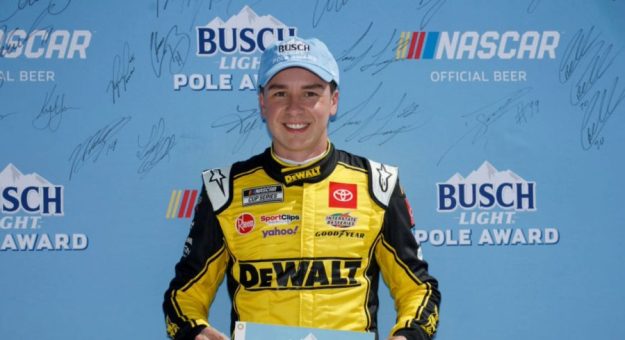 Visit Christopher Bell ganó la Pole para la  Hollywood Casino 400 en Kansas page