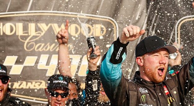 Visit Tyler Reddick ganó la Hollywood Casino 400 de los Playoffs Cup Series 2023 en Kansas page