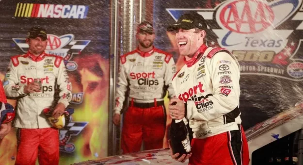 Visit Momentos memorables en la historia de la NASCAR en Texas page