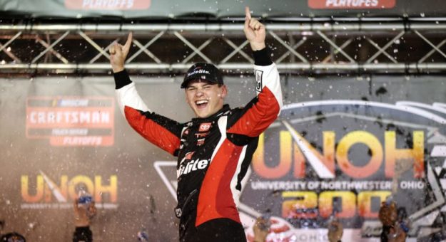 Visit Corey Heim ganó la UNOH 200 y avanzó a la Championship 4 de la Trucks Series 2023 page