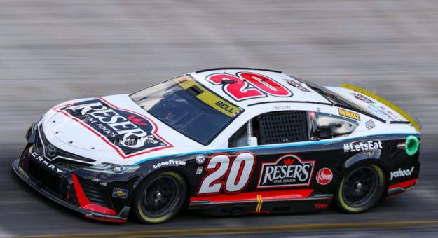 Visit Christopher Bell ganó la Pole para la Bass Pro Shops Night Race en Bristol page