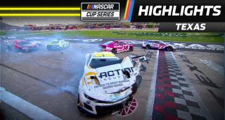 Blaney part of late wreck at Texas involving multiple cars