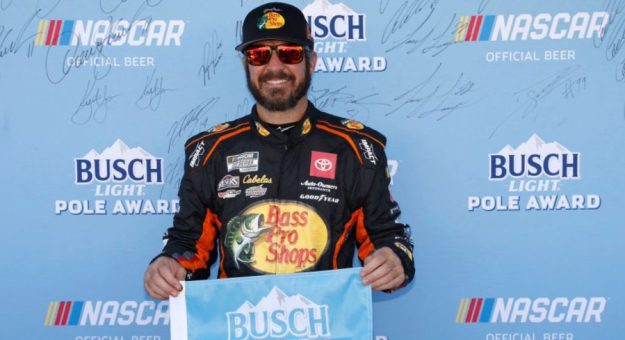 Visit Martin Truex Jr. ganó la Pole para la 4EVER 400 de los Playoffs Cup Series en Homestead page