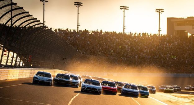 Visit Las mejores imágenes de la temporada NASCAR 2023 page