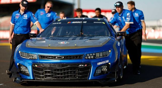 Visit Ingenieros de la NASCAR premiados por el proyecto Garage 56 page