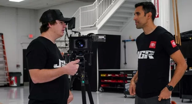 Visit Joe Gibbs Racing anunció 4 equipos para la Xfinity Series 2024, incluyendo a Aric Almirola page