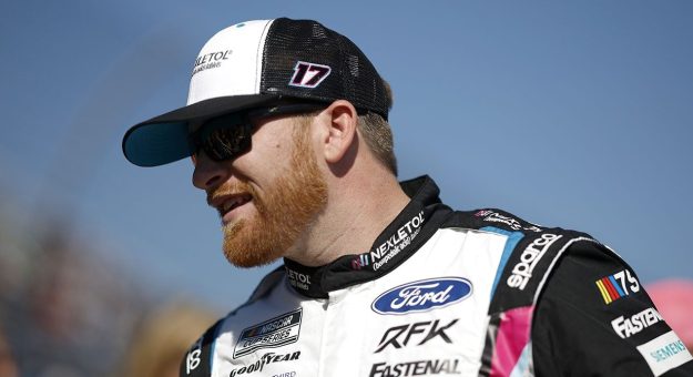 Chris Buescher Looks.jpeg