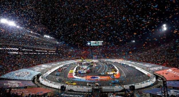 Visit Los mejores momentos en la historia del Busch Light Clash page