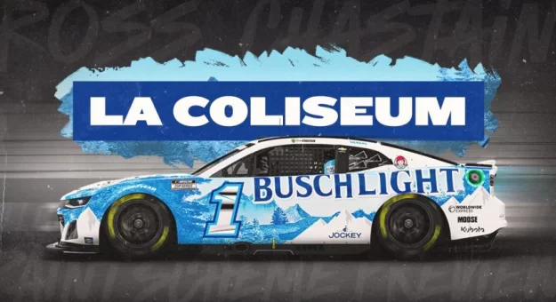 Visit Autos con nuevo look para The Busch Light Clash 2024 en el LA Coliseum page