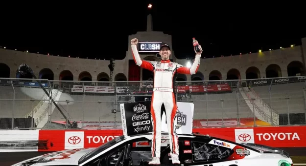 Visit Denny Hamlin ganó la Busch Light Clash de la NASCAR Cup Series 2024 en Los Angeles page