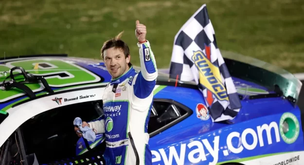 Visit Las carreras con finales más cerrados en la historia de la NASCAR Cup Series page
