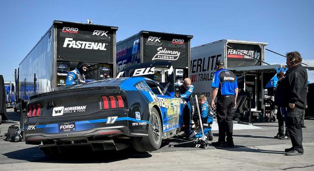 Visit Castigo para al No. 17 de RFK Racing por infracciones en Las Vegas page