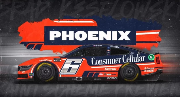 Visit Autos con nuevo look para el fin de semana NASCAR 2024 en el Phoenix Raceway page