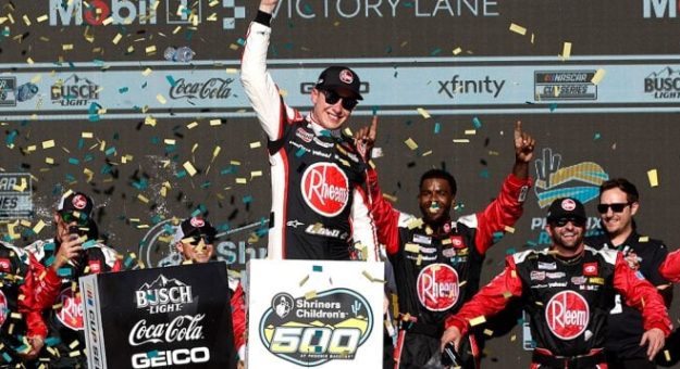 Visit Christopher Bell ganó la Shriners Children’s 500 en el Phoenix Raceway page