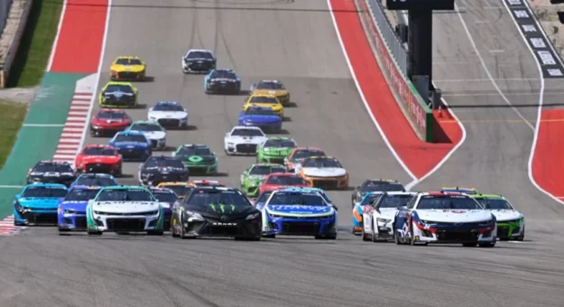 Visit Pilotos de la Cup Series listos para el primer reto de la temporada en un circuito mixto  page