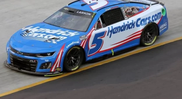Visit Kyle Larson ganó la Pole Position para la Toyota Owners 400 en el Richmond Raceway page