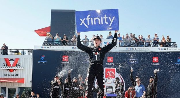 Visit Chandler Smith ganó la ToyotaCare 250 de la Xfinity Series en el Richmond Raceway page