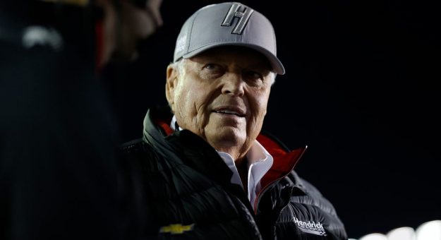Visit Rick Hendrick no asistirá a la carrera en Martinsville tras operación de rodilla page