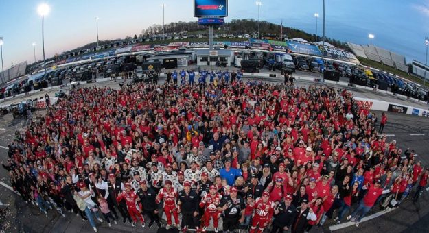 Visit Las victorias más memorables de Hendrick Motorsports en la historia de la Cup Series page