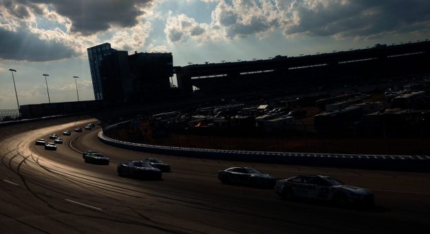Visit Todo listo para la Autotrader EchoPark Automotive 400 en el Texas Motor Speedway page