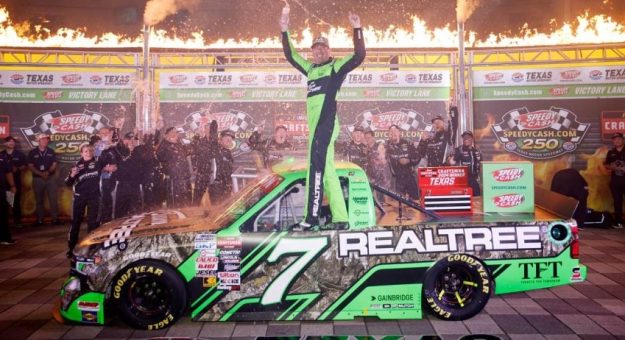 Visit Kyle Busch ganó la SpeedyCash.com 250 de la Truck Series 2024 en Texas page