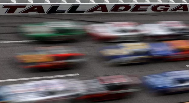 Visit Favoritos de los apostadores para la GEICO 500 de la Cup Series 2024 en Talladega page