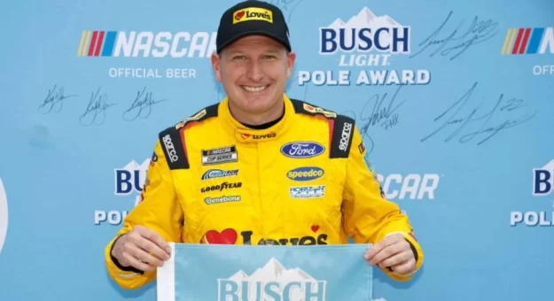 Visit Michael McDowell ganó la Pole para la GEICO 500 en el Talladega Superspeedway page