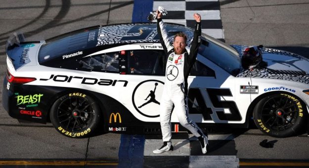 Visit Tyler Reddick ganó la GEICO 500 en el Talladega Superspeedway page