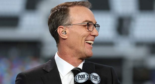 Visit Kevin Harvick será el piloto de reserva de Kyle Larson para la All-Star Race 2024 page