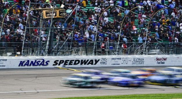 Visit Favoritos de los apostadores para la AdventHealth 400 de la Cup Series en Kansas page