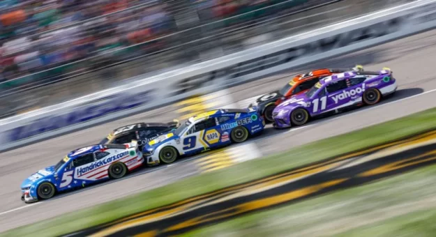 Visit Proyección del ganador para la AdventHealth 400 en el Kansas Speedway page