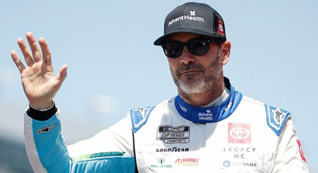 Visit Jimmie Johnson comentará 4 carreras de la Cup Series 2024 con NBC Sports page