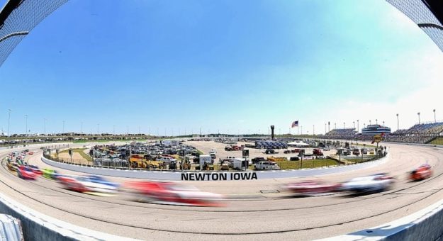 Visit Favoritos de los apostadores para la Iowa Corn 350 de la Cup Series 2024 page