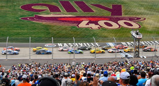 Visit ¿A quién favorece la pista de concreto del Nashville Superspeedway? page