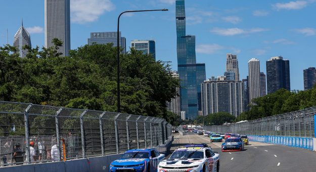 Visit 3 up, 3 down: Pilotos en direcciones opuestas rumbo a los Playoffs tras Chicago page