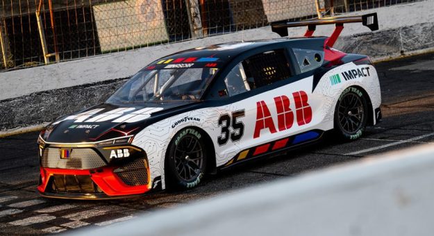 Visit Un vistazo a los detalles del prototipo de auto eléctrico de la NASCAR page