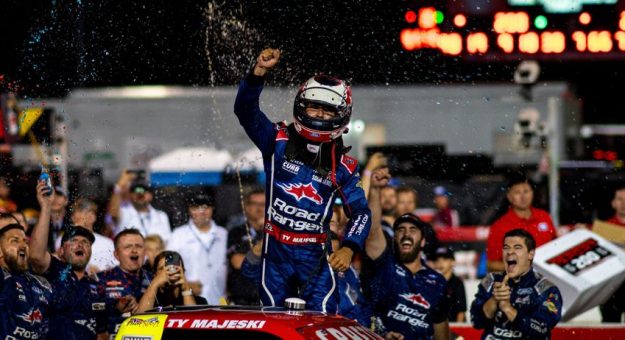 Visit Ty Majeski ganó la TSport 200 de la Truck Series 2024 en Indianápolis page