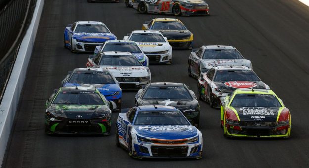 Visit 3 Up, 3 Down: Panorama de los Playoffs tras la Brickyard 400 en Indianápolis page