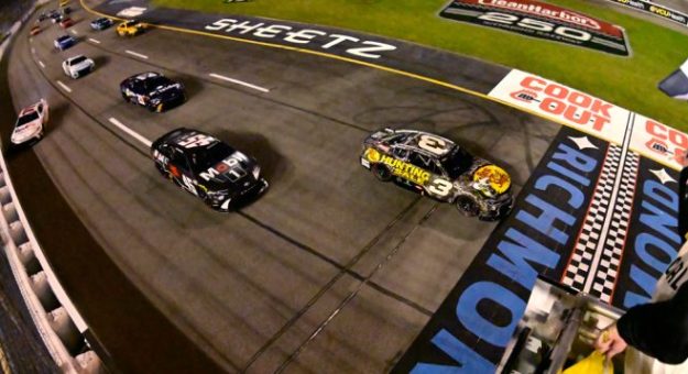 Visit Austin Dillon ganó la Cook Out 400 en el Richmond Raceway y avanzó a los Playoffs page