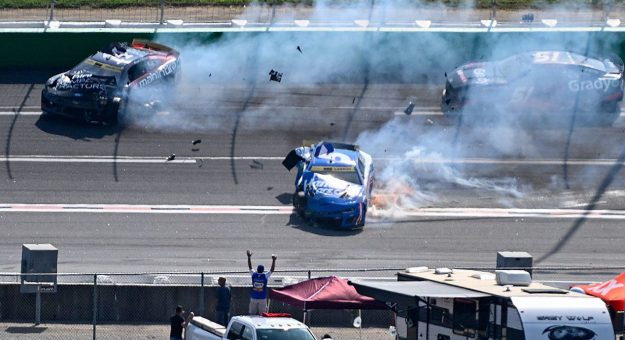 Visit ¿Cuánto perdieron Kyle Larson y Chase Briscoe en las probabilidades de los Playoffs 2024? page